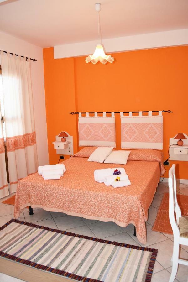 Casa Vacanza Porto Frailis Gia Porto Frailis B&B 아르바탁스 외부 사진